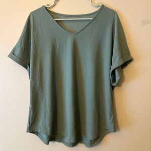 Light Blue Cuffed Sleeve Women's Short Sleeve Top, Size XXL